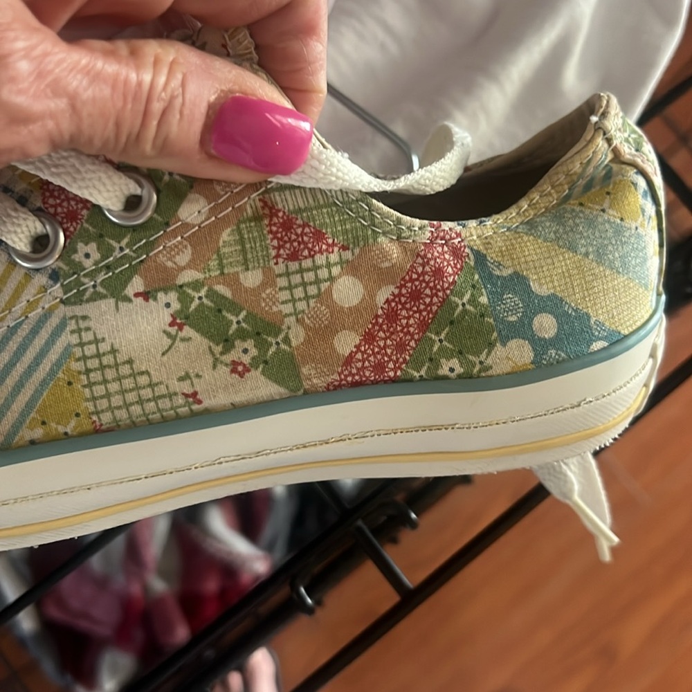 Ladies patchwork Converse tennis shoes - Picture 15 of 16